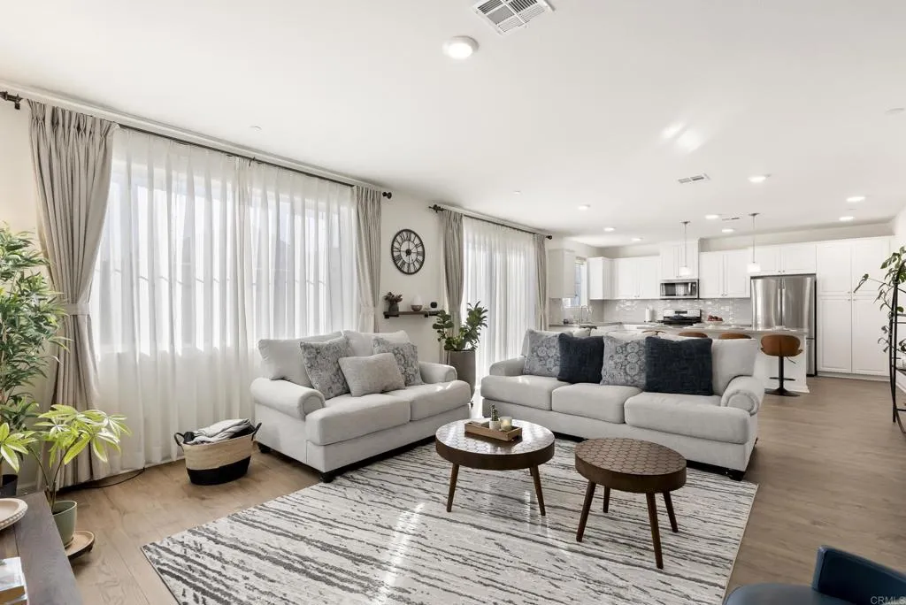 https://cdn.realtyfeed.com/cdn/127/306668345/6260eb5203fb4865bc6c34a9271cc731.webp