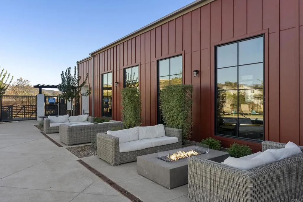 https://cdn.realtyfeed.com/cdn/127/306668345/e261b2f12ffe929f0b84f9ad0f616a5a.webp