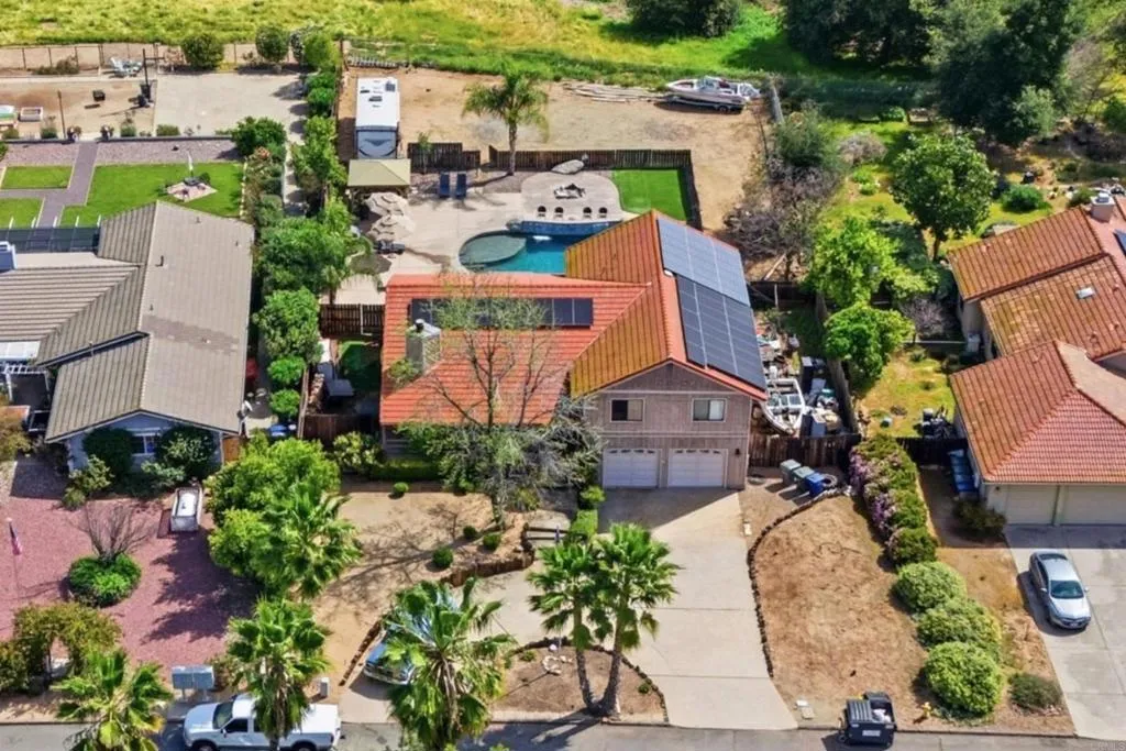 https://cdn.realtyfeed.com/cdn/127/306668457/75afa00f7131fbbac9aa36e5657c35bd.webp