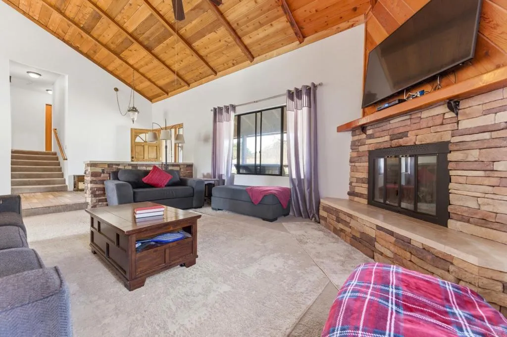 https://cdn.realtyfeed.com/cdn/127/306668457/9668e6baeeccb8c9be7934716794f333.webp