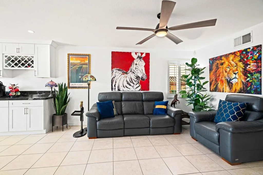 https://cdn.realtyfeed.com/cdn/127/306668471/2385fb25fda19c587f4311666bc849a8.webp