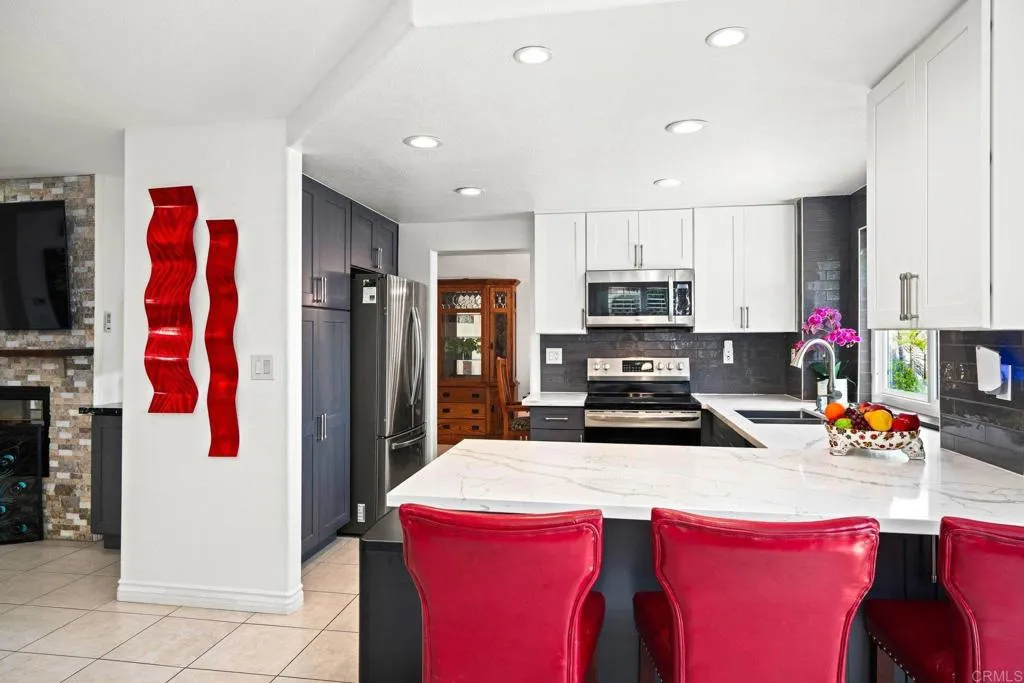 https://cdn.realtyfeed.com/cdn/127/306668471/4f1a9713381717caeeeb810fe4db455b.webp