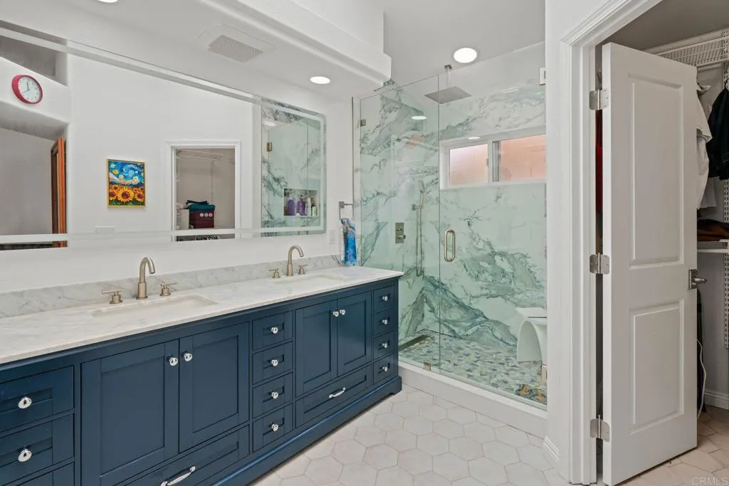 https://cdn.realtyfeed.com/cdn/127/306668471/c9a22f17ec1f44bd44e478c70a873d79.webp