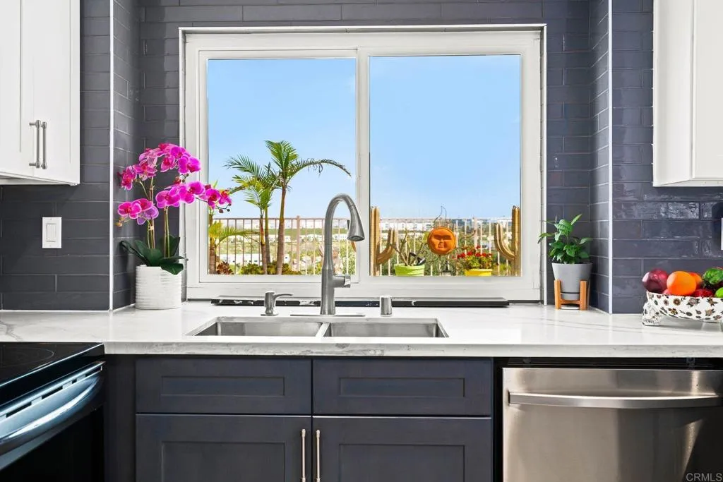 https://cdn.realtyfeed.com/cdn/127/306668471/cb396e85e66f1ef57468157b408f3ff2.webp