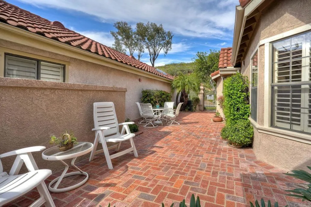 https://cdn.realtyfeed.com/cdn/127/306668478/902c98715112fd87b26752d3184809b1.webp