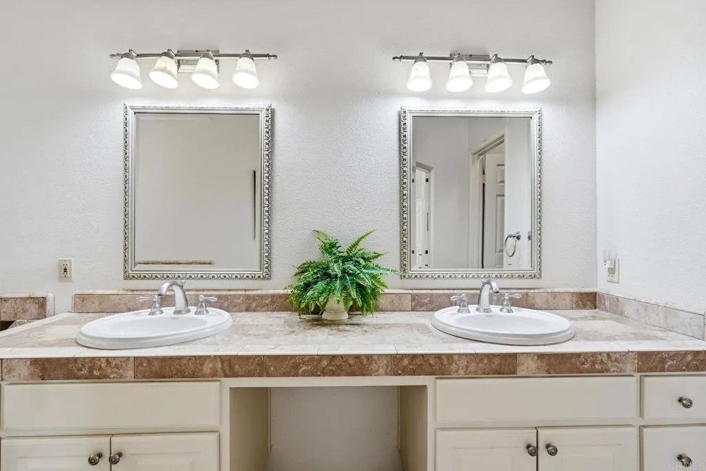 https://cdn.realtyfeed.com/cdn/127/306668478/b6d5716d9b5fb26d9e3f20b23b4fadd4.webp