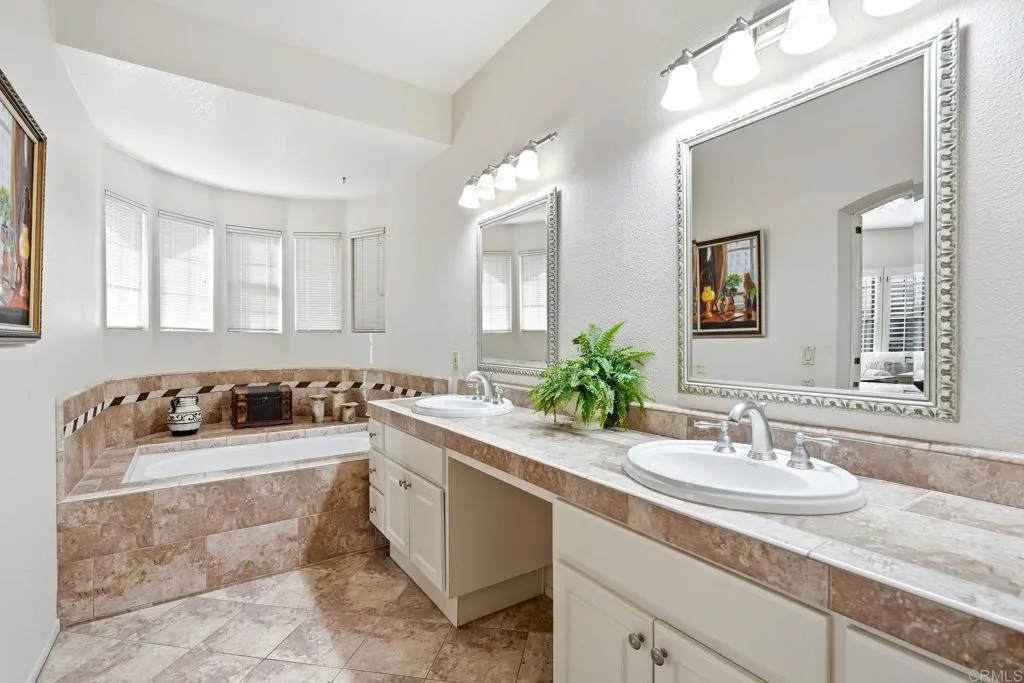 https://cdn.realtyfeed.com/cdn/127/306668478/caa26bd9ef58abf82f84a80c96b7e79c.webp