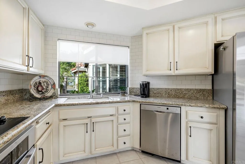 https://cdn.realtyfeed.com/cdn/127/306668478/dddbc4aec8d7a147bae55e3e44b5f28b.webp