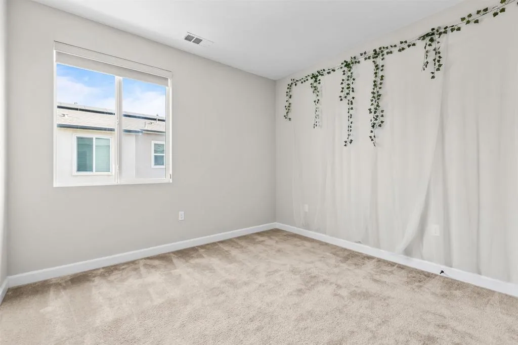 https://cdn.realtyfeed.com/cdn/127/306668598/0e8f1b4feeaf1b1f902975f70ff721f3.webp