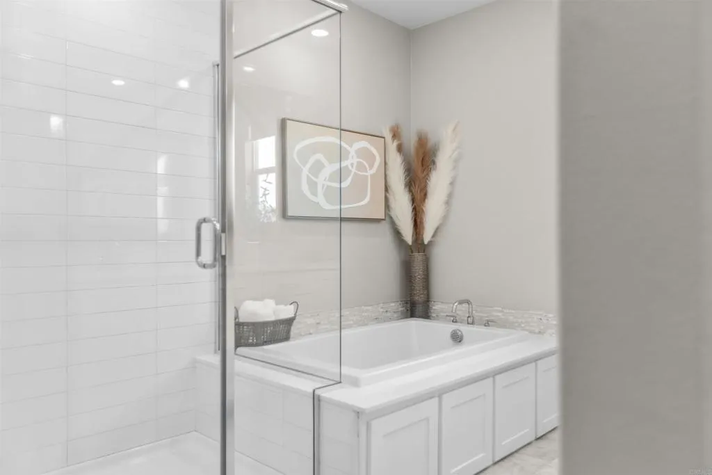 https://cdn.realtyfeed.com/cdn/127/306668598/249659ad6f241fb69668e0f706a06aab.webp