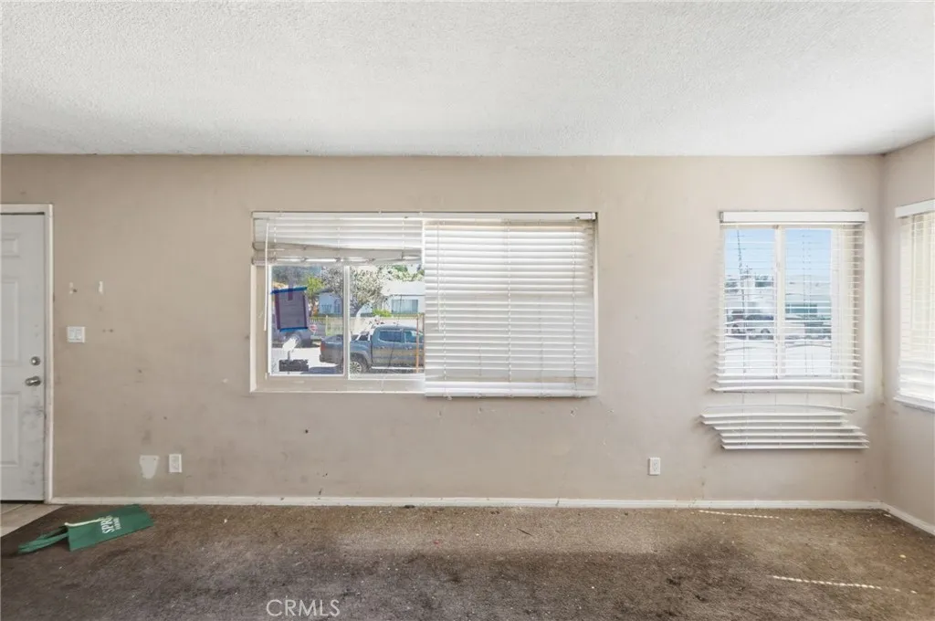 https://cdn.realtyfeed.com/cdn/127/306668660/19cd306527cfe68ef5043e9705379cab.webp