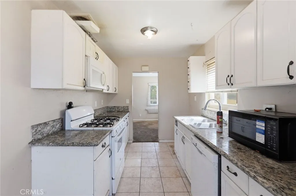 https://cdn.realtyfeed.com/cdn/127/306668660/40cdea4a997ccf779f001d06c2cf27ea.webp