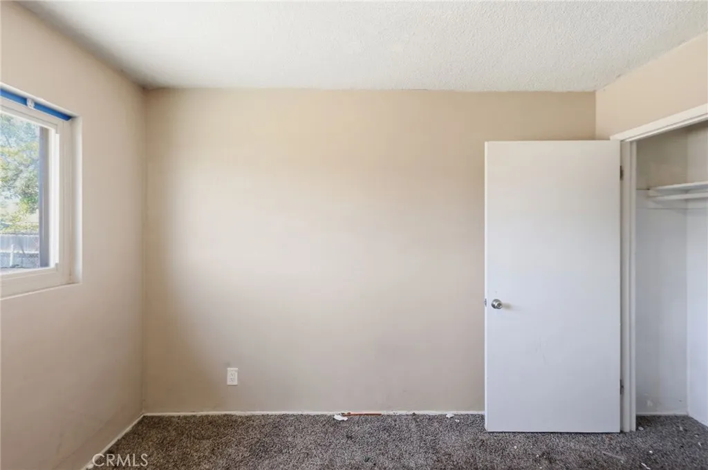 https://cdn.realtyfeed.com/cdn/127/306668660/6f738eeab8b8b6bb7a793c670b8ee281.webp