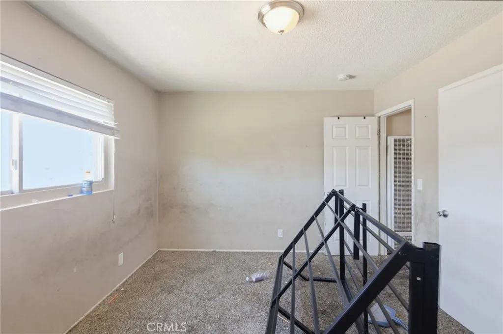 https://cdn.realtyfeed.com/cdn/127/306668660/cf0dce2c13486bb02d81c242c78f83bf.webp