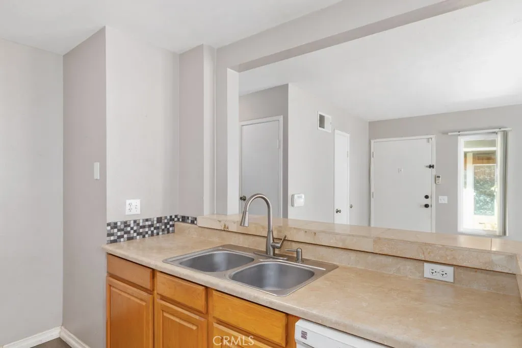 https://cdn.realtyfeed.com/cdn/127/306668778/37e91a9cf2642a67b925693363348027.webp
