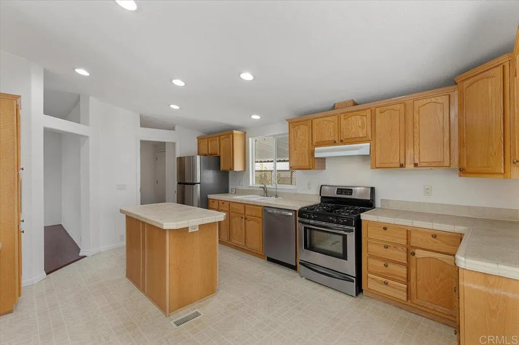 https://cdn.realtyfeed.com/cdn/127/306668805/245cf56cb5c0ac59929b1e9c98c1bb4f.webp