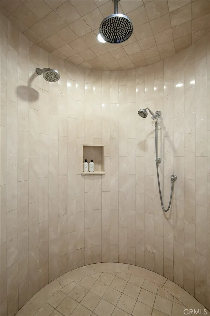 https://cdn.realtyfeed.com/cdn/127/306669021/27bfcc9a580b743bde7f5a811a966867.webp