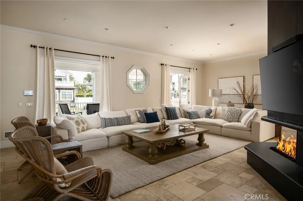 https://cdn.realtyfeed.com/cdn/127/306669021/7e70b77283025812745b076d66d48ff9.webp