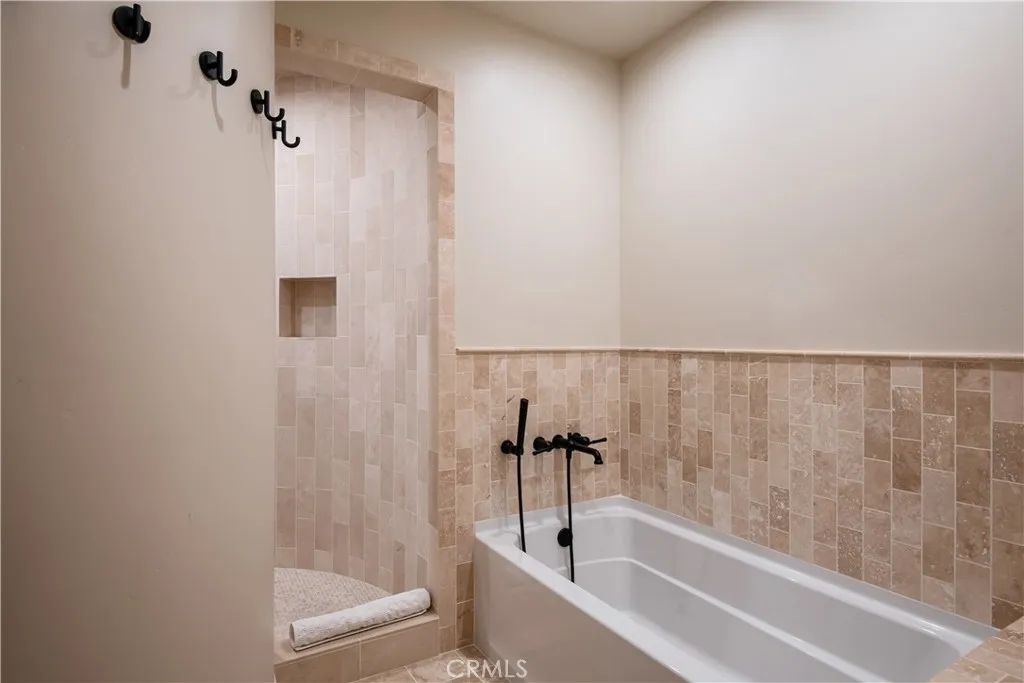https://cdn.realtyfeed.com/cdn/127/306669021/d75ec3080b07c68fc554e884d7f04fd4.webp