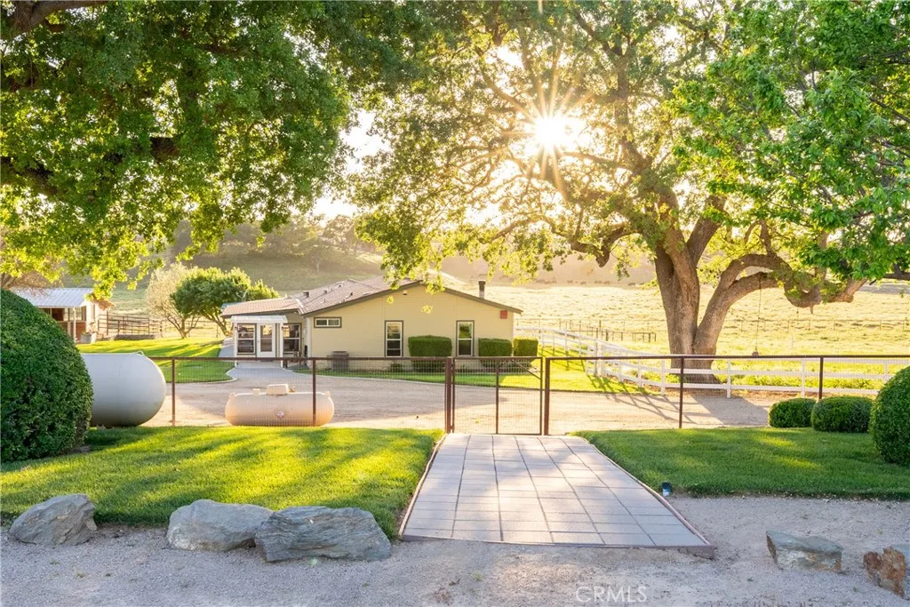 5385 Camp 8, Paso Robles, CA, 93446