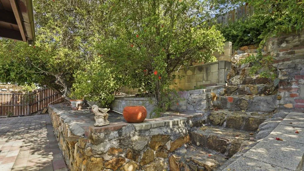 https://cdn.realtyfeed.com/cdn/127/306669119/4e2c5db7574d6383aafd8b329ed953d1.webp