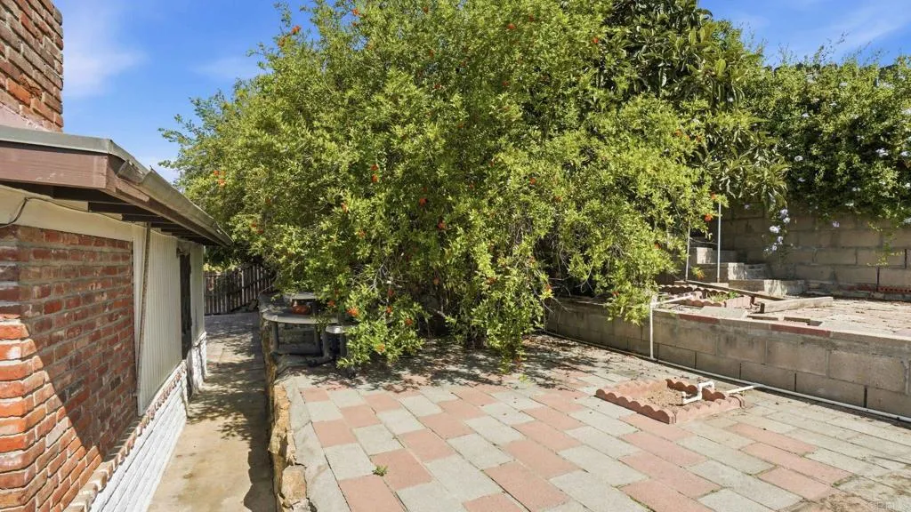 https://cdn.realtyfeed.com/cdn/127/306669119/6053192bca6617e3bb78e6011fe81de4.webp