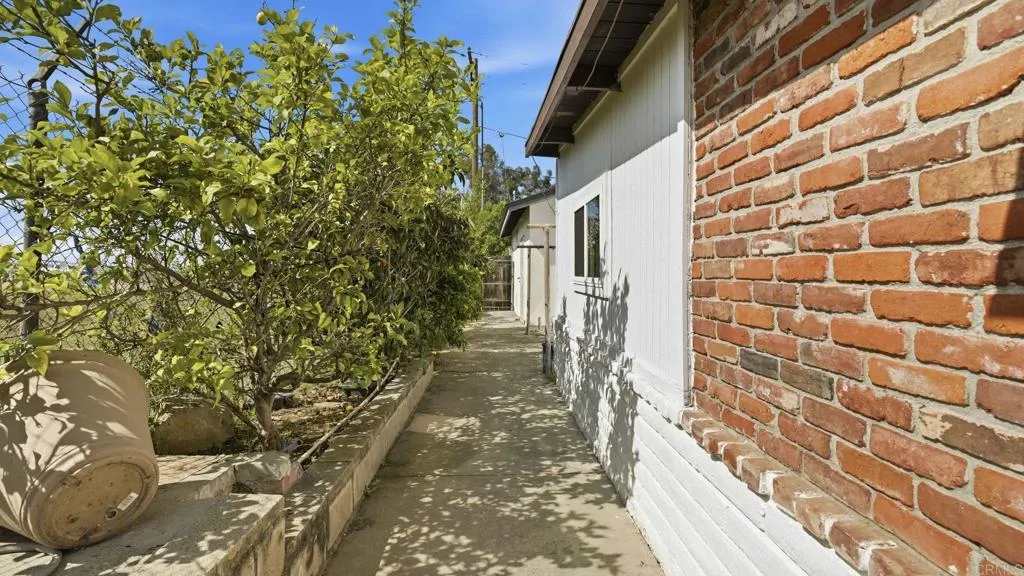 https://cdn.realtyfeed.com/cdn/127/306669119/9a6c4ce536d03165a86a8cfacd6f6c8c.webp