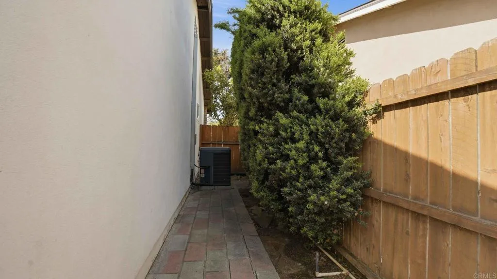 https://cdn.realtyfeed.com/cdn/127/306669119/f21f90715d1dc4c2ea31889503d51309.webp