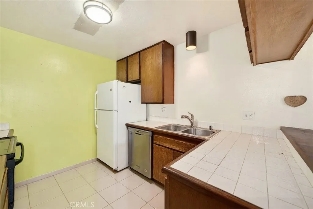 https://cdn.realtyfeed.com/cdn/127/306669272/52f146cb448aab4dcfe9df49ae95d060.webp