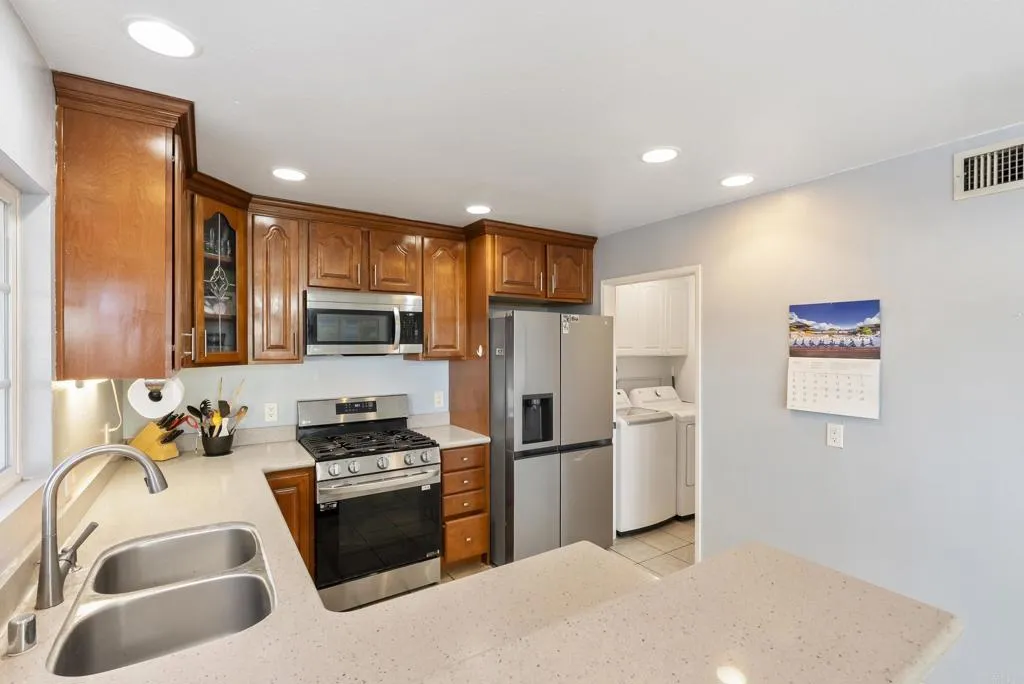 https://cdn.realtyfeed.com/cdn/127/306669339/d0ea953bb5f9c133eaac485eb60df736.webp