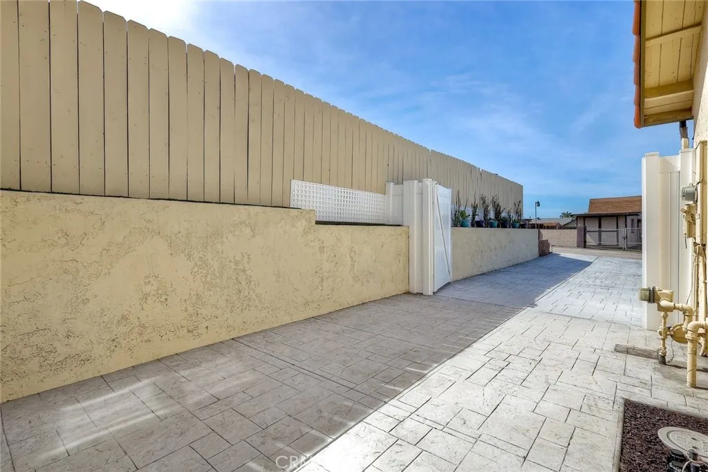 https://cdn.realtyfeed.com/cdn/127/306669351/3909dc9ece0c86f302ee10949f5f65c5.webp