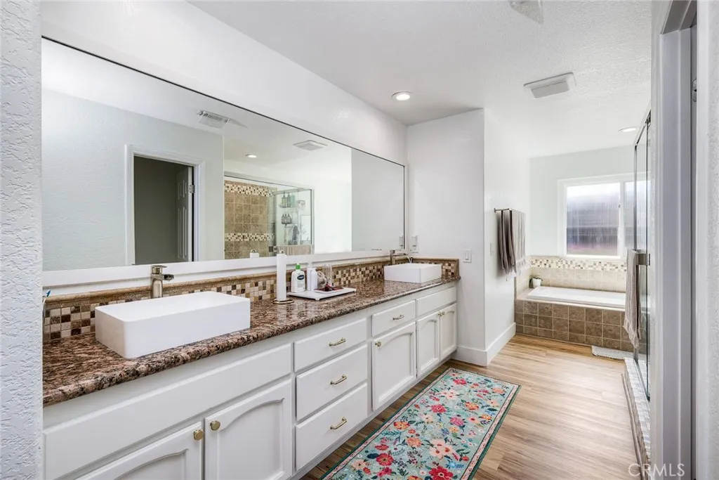 https://cdn.realtyfeed.com/cdn/127/306669351/84750e7383c7c45afde7140447d3bda2.webp