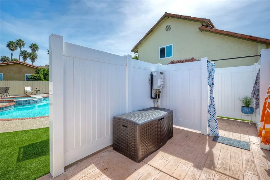 https://cdn.realtyfeed.com/cdn/127/306669351/88cf9593c3e8d5ccc96bf70b5caaae90.webp