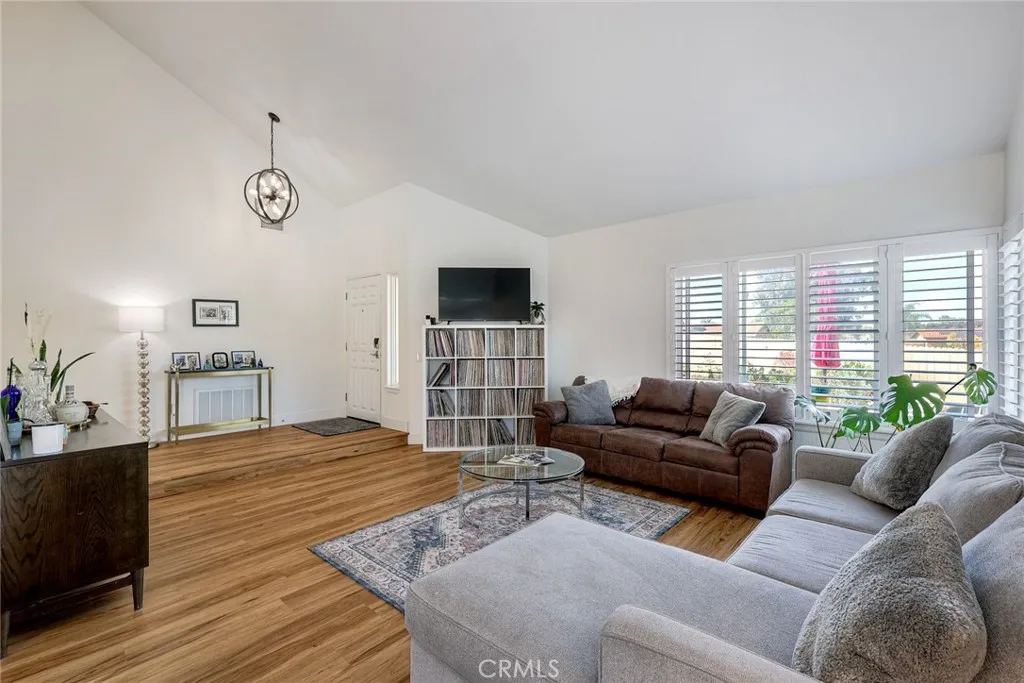 https://cdn.realtyfeed.com/cdn/127/306669351/a324a0e5212c41a5c179d8a8df49e096.webp