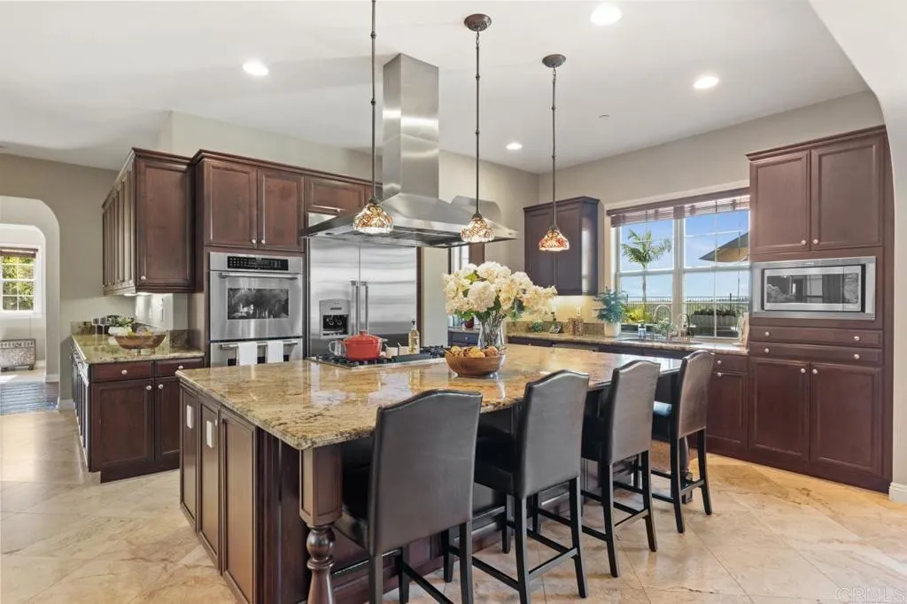 https://cdn.realtyfeed.com/cdn/127/306669502/d8d6cfc887e8f4c381ff3bc064c10cef.webp