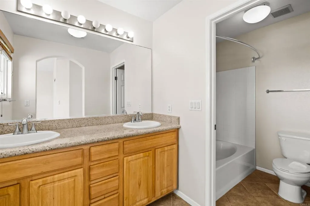 https://cdn.realtyfeed.com/cdn/127/306669540/cb13c220e8221c0ed352021e759b172e.webp