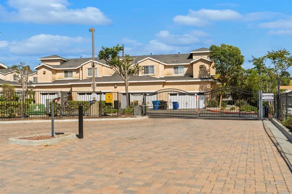 https://cdn.realtyfeed.com/cdn/127/306669540/d71ff27ef80f2e1af97074558838911d.webp