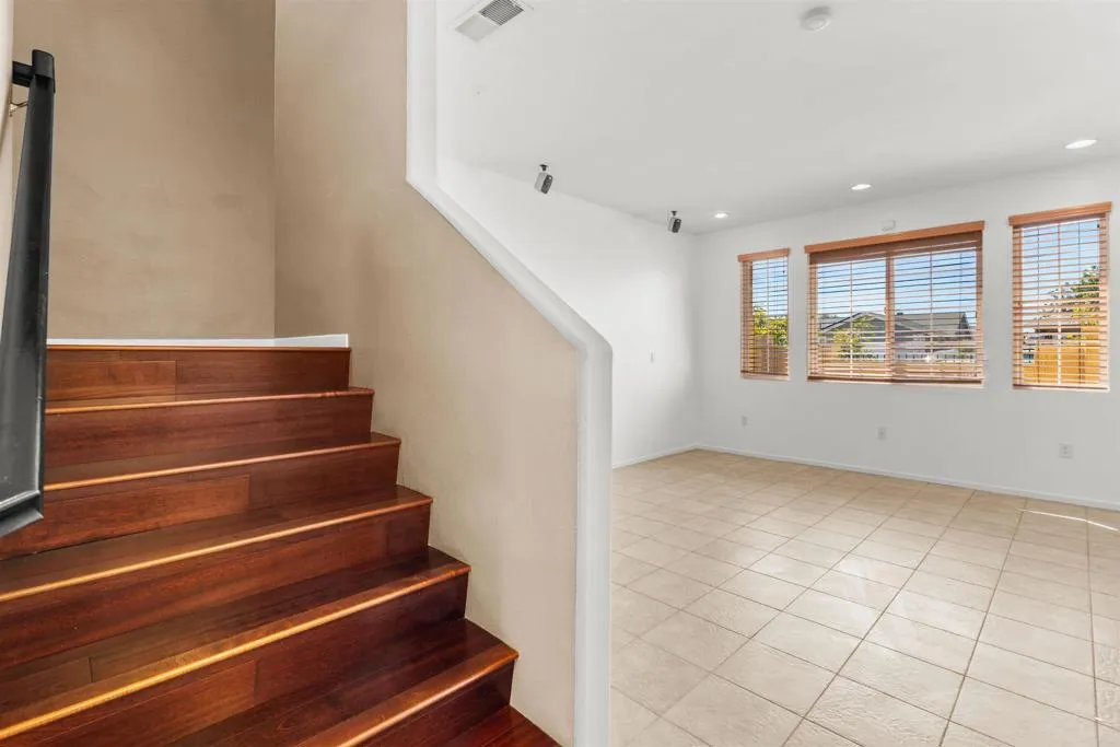 https://cdn.realtyfeed.com/cdn/127/306669540/f50057b46ba2e1e207536f81b506a055.webp