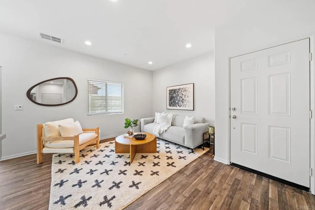 https://cdn.realtyfeed.com/cdn/127/306669542/27bce31ba62a25763af15504cf858560.webp