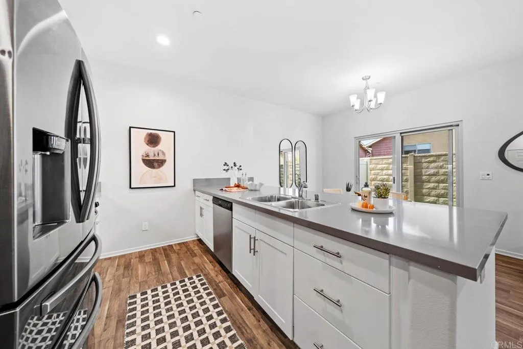 https://cdn.realtyfeed.com/cdn/127/306669542/48c16808c34d69d290133332f7afb54c.webp