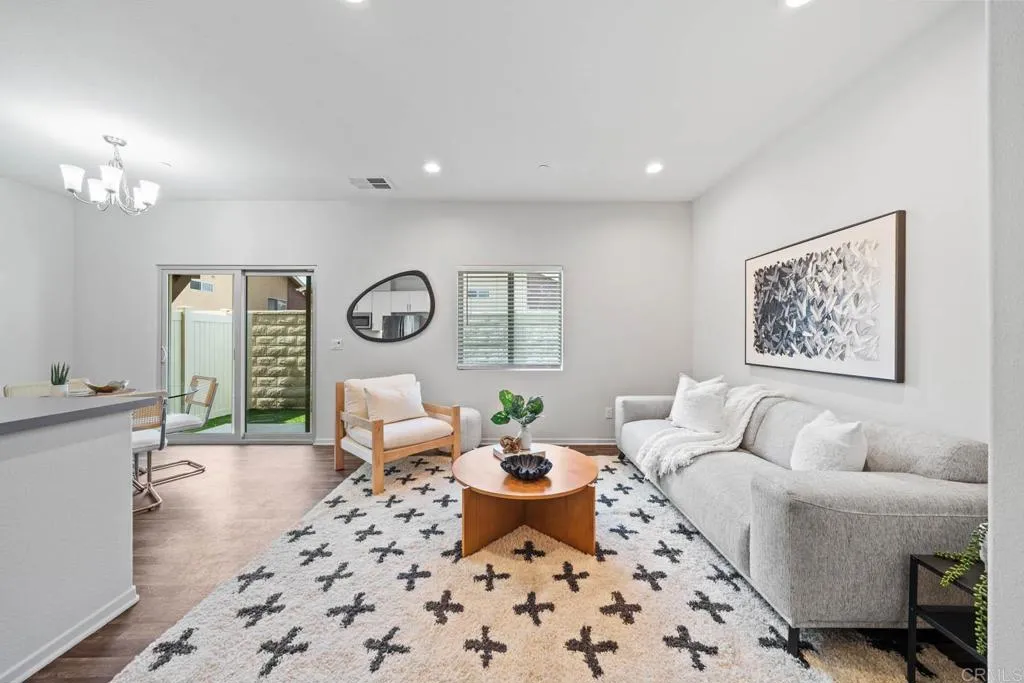 https://cdn.realtyfeed.com/cdn/127/306669542/559b8371b8ff1394150308e1456c2045.webp