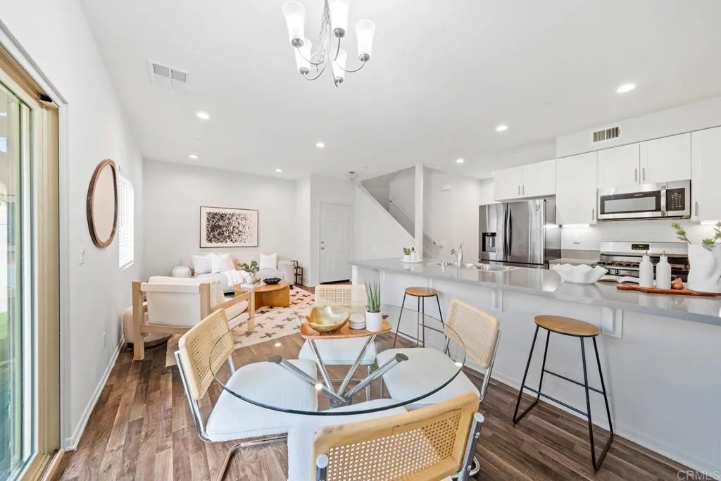 https://cdn.realtyfeed.com/cdn/127/306669542/6e74f8d99dc7e1865fb9e1b113602622.webp