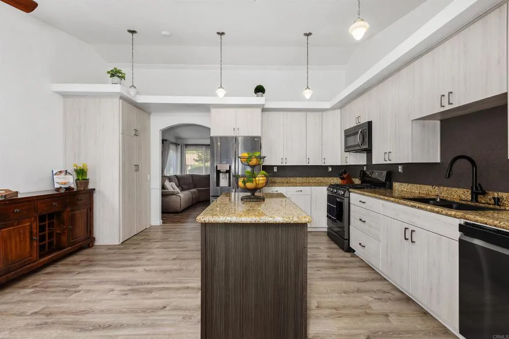 https://cdn.realtyfeed.com/cdn/127/306669620/93555b68b452ee4ce51a3114eed80c97.webp