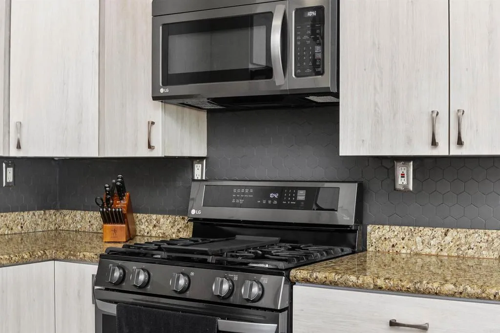 https://cdn.realtyfeed.com/cdn/127/306669620/a87afc87327302df750b73e441ce8a73.webp