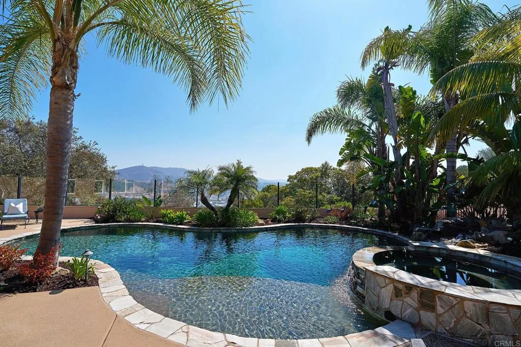 https://cdn.realtyfeed.com/cdn/127/306669800/deda4fd2fc8a51ffc87a0c0756cae4a7.webp