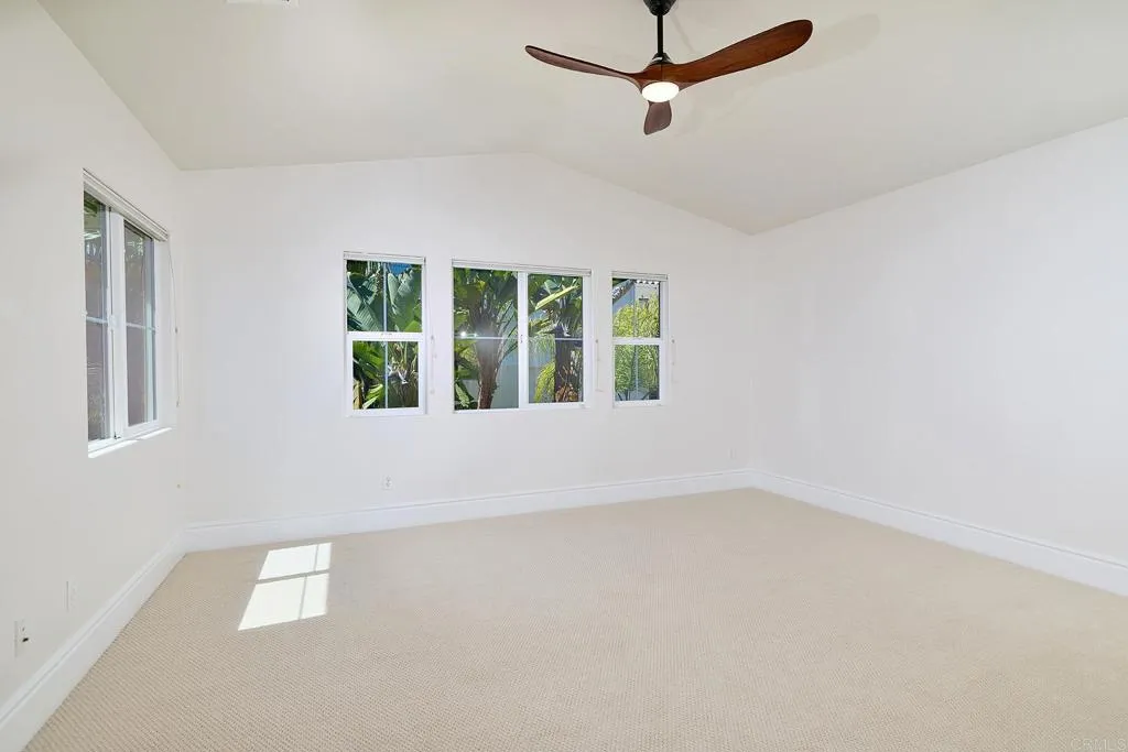 https://cdn.realtyfeed.com/cdn/127/306669800/f41062d50619a34ce64a6d3b1355e3fe.webp