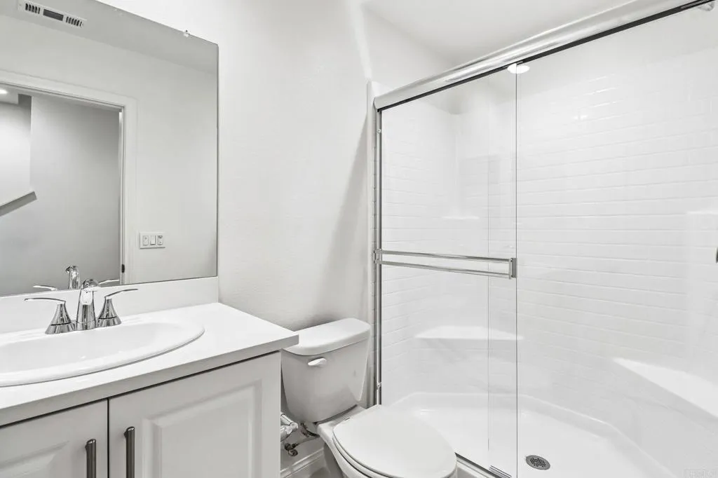 https://cdn.realtyfeed.com/cdn/127/306669814/196f386f62972b0c6b642066bea47fcc.webp