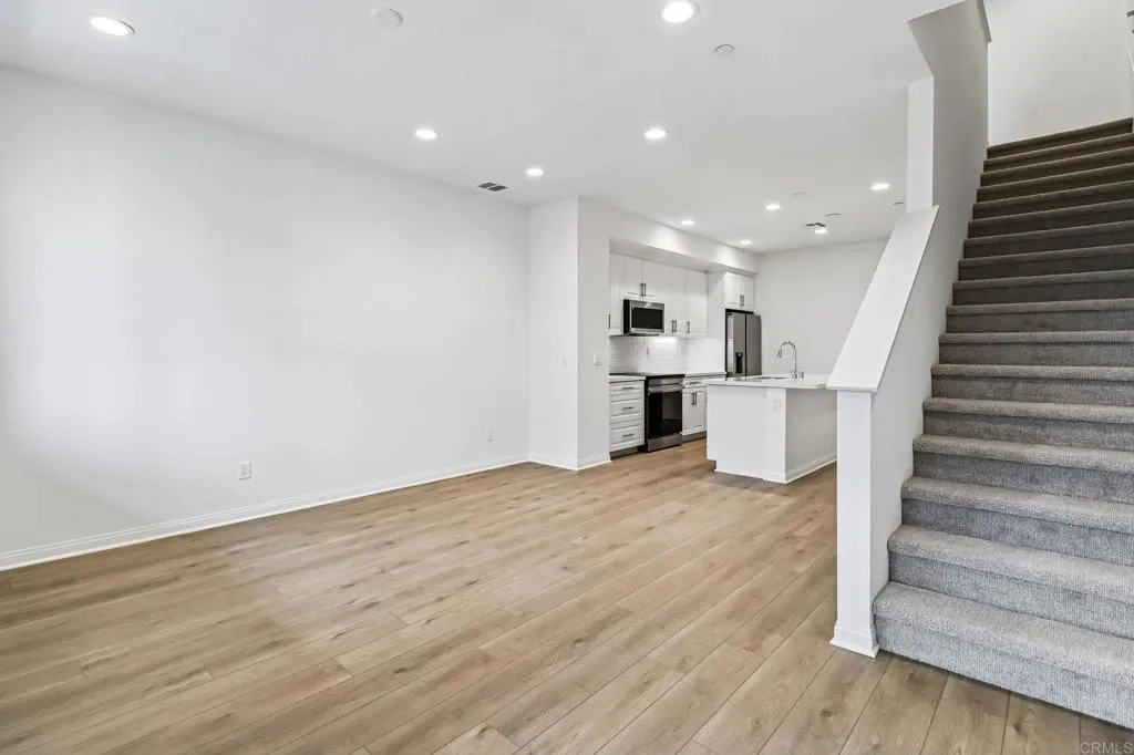 https://cdn.realtyfeed.com/cdn/127/306669814/19a8cd97404236546c88ef46f109cb97.webp