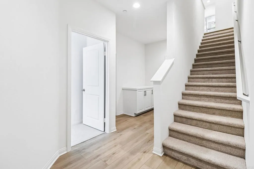 https://cdn.realtyfeed.com/cdn/127/306669814/2edf1ef8a0e6f751b9b90d2b95cb79a5.webp