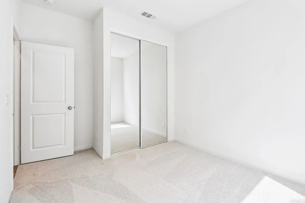 https://cdn.realtyfeed.com/cdn/127/306669814/a4bbce771a1486e7ff6e955eafed2e23.webp